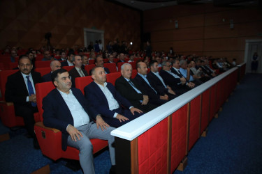 ADA Universitetinin müəllim və tələbələri “O olmasın, bu olsun” operettasını Gəncədə təqdim ediblər