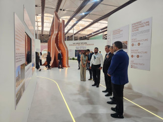 Niyazi Bayramov "Urban Expo" sərgisində Azərbaycan pavilyonu ilə tanış olub