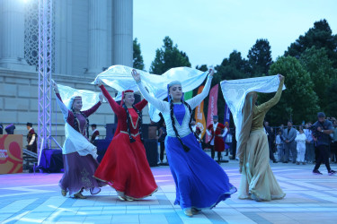 Gəncə 2025-ci il üçün MDB-nin İdman Paytaxtı titulunu təsdiqləyən sertifikatı qəbul edib