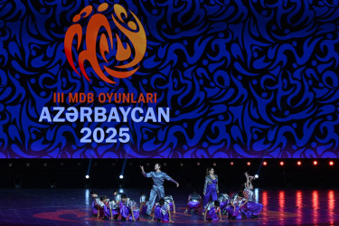 İlham Əliyev və birinci xanım Mehriban Əliyeva Gəncədə keçirilən III MDB Oyunlarının təntənəli açılış mərasimini izləyiblər