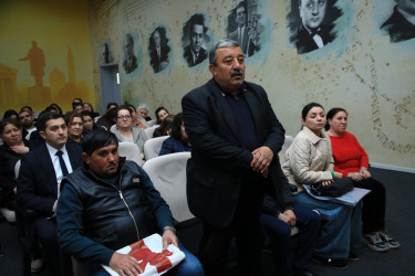 Niyazi Bayramov 37 nömrəli tam orta məktəbdə vətəndaşlarla qəbul keçirib