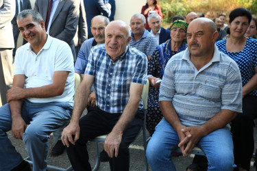 Niyazi Bayramov Hacıkənd qəsəbəsinin sakinləri ilə görüşüb