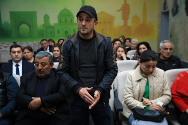 Niyazi Bayramov 37 nömrəli tam orta məktəbdə vətəndaşlarla qəbul keçirib