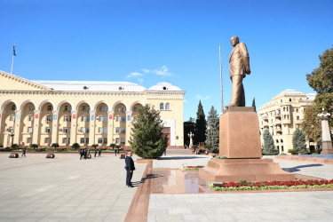 Niyazi Bayramov Yaşar Ömərovla görüşüb