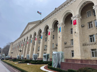 Türkiyənin Gəncədəki Baş Konsulluğunda qardaş ölkədə baş vermiş zəlzələ nəticəsində həlak olanların xatirəsi yad edilir