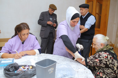 Gəncədə “Ahıllar üçün günərzi qayğı mərkəzi”ndə 30-a yaxın şəxs tibbi müayinədən keçirilib
