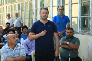 Niyazi Bayramov Hacıkənd qəsəbəsinin sakinləri ilə görüşüb