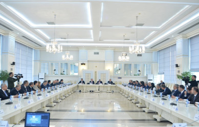 Gəncənin bələdiyyə sədrləri konfransda iştirak ediblər