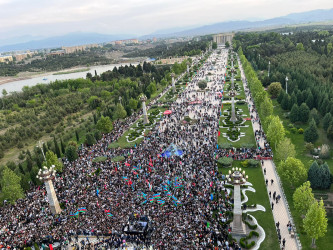 Gəncədə Ulu Öndər Heydər Əliyevin 100 illik yubileyi münasibətilə silsilə tədbirlər çərçivəsində möhtəşəm konsert proqramı keçirilib