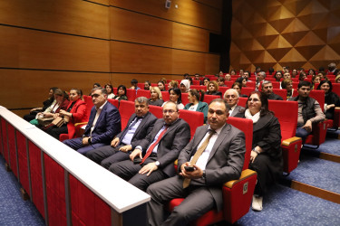 Gəncədə Özbəkistanın Azərbaycandakı Fəxri Konsulluğu tərəfindən “Sevənlərindir dünya” adlı tamaşa təşkil olunub