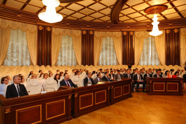 Niyazi Bayramov Aparatın əməkdaşlarını peşə bayramı münasibətilə təbrik edib