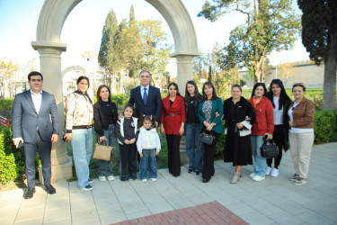 Niyazi Bayramov Nizami parkına baxış keçirib, sakinlərlə səmimi söhbət edib