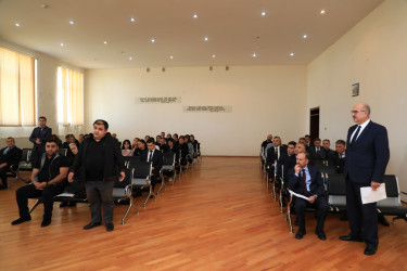 Niyazi Bayramov 8 nömrəli tam orta məktəbdə sakinlərlə görüşüb