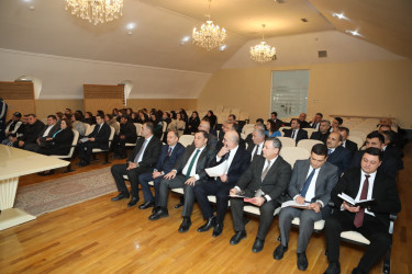 Niyazi Bayramov Məhsəti Gəncəvi Mərkəzində vətəndaşlarla görüşüb