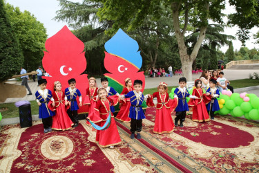 Gəncədə 1 İyun – Uşaqların Beynəlxalq Müdafiəsi Gününə həsr olunmuş təhsil sərgisi keçirilib