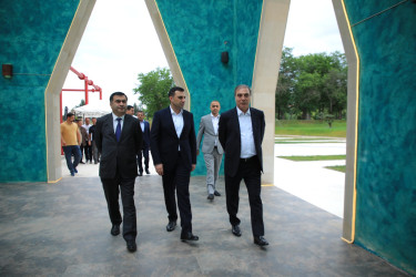 Niyazi Bayramov şəhərin bir sıra park və istirahət məkanlarına baxış keçirib