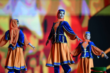 İlham Əliyev və birinci xanım Mehriban Əliyeva Gəncədə keçirilən III MDB Oyunlarının təntənəli açılış mərasimini izləyiblər