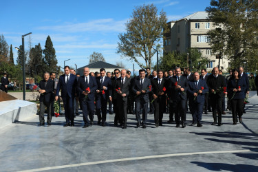 Gəncə Memorial Kompleksində mülki şəhidlərin xatirəsi yad olunub
