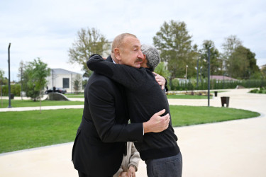 İlham Əliyev Gəncə Memorial Kompleksinin açılışında iştirak edib