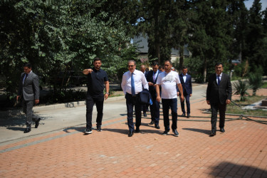 Niyazi Bayramov şəhərdə aparılan abadlıq işlərinə mütəmadi baxış keçirir