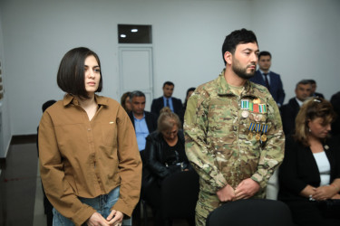 Niyazi Bayramov 26 nömrəli məktəb-lisey kompleksində sakinlərlə görüşüb