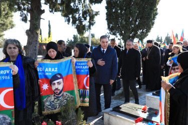 8 Noyabr - Zəfər Günü ilə əlaqədar olaraq Gəncənin Şəhidlər xiyabanı ziyarət edilib