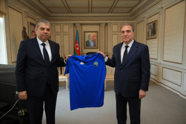 Niyazi Bayramov "Kəpəz" PFK-nın İdarə Heyətinin sədri ilə görüşüb