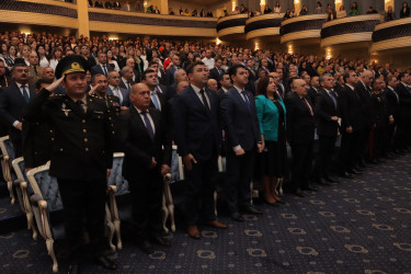 Gəncədə Ümummilli Lider Heydər Əliyevin anadan olmasının 100 illik yubileyi münasibətilə ümumşəhər tədbiri keçirilib