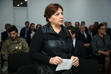 Niyazi Bayramov 26 nömrəli məktəb-lisey kompleksində sakinlərlə görüşüb