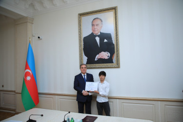 Niyazi Bayramov müxtəlif idman növləri üzrə yüksək nəticələr göstərən idmançılarla görüşüb