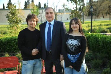 Niyazi Bayramov Nizami parkına baxış keçirib, sakinlərlə səmimi söhbət edib