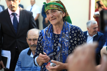 Niyazi Bayramov Hacıkənd qəsəbəsinin sakinləri ilə görüşüb