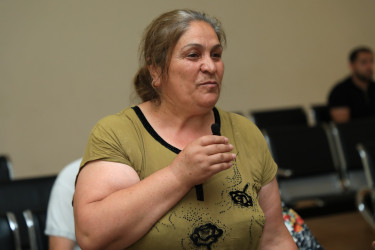 Niyazi Bayramov 31 nömrəli tam orta məktəbdə sakinlərlə görüşüb