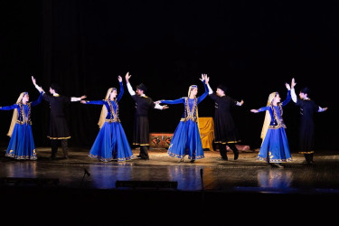 ADA Universitetinin müəllim və tələbələri “O olmasın, bu olsun” operettasını Gəncədə təqdim ediblər