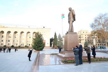 Gəncədə Ümummilli Lider Heydər Əliyevin xatirəsi anılıb