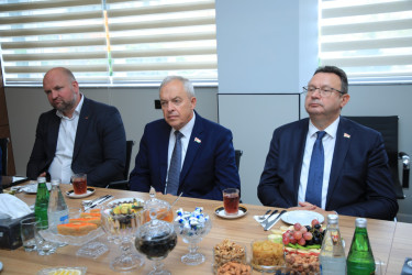 Belarus nümayəndə heyəti Gəncə Avtomobil Zavodunda olub