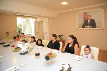 Gəncədə şəhid övladlarına məktəb ləvazimatları təqdim olunub