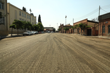 Gəncənin prospekt və küçələrində asfaltlanma işləri davam edir