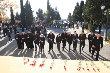 8 Noyabr - Zəfər Günü ilə əlaqədar olaraq Gəncənin Şəhidlər xiyabanı ziyarət edilib