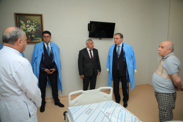 Niyazi Bayramov şəhid Orxan Yusubovun atasını ziyarət edib