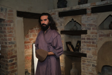 Niyazi Bayramov “Daşlara həkk olunan tale: Əcəmi Naxçıvani” filminin çəkiliş meydançasında olub