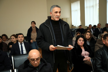 Niyazi Bayramov sakinlərin müraciətlərini dinləyib