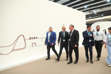 Niyazi Bayramov "Urban Expo" sərgisində Azərbaycan pavilyonu ilə tanış olub