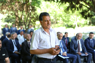 Gəncə Şəhər İcra Hakimiyyətinin başçısı sakinlərlə səyyar görüş keçirib