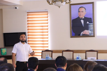 Gəncədə dövlət qulluqçuları üçün təlimlər keçirilib