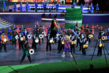 İlham Əliyev və birinci xanım Mehriban Əliyeva Gəncədə keçirilən III MDB Oyunlarının təntənəli açılış mərasimini izləyiblər