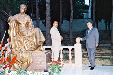 Bu gün görkəmli oftalmoloq- alim, akademik Zərifə xanım Əliyevanın doğum günüdür