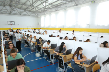 Niyazi Bayramov müəllimlərin sertifikatlaşdırma prosesinin test imtahanı mərhələsini izləyib