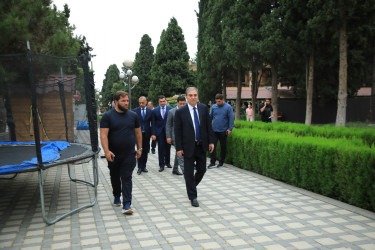Niyazi Bayramov şəhərdə aparılan abadlıq-quruculuq və təmir-bərpa işləri ilə tanış olub