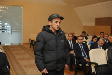 Niyazi Bayramov Məhsəti Gəncəvi Mərkəzində vətəndaşlarla görüşüb